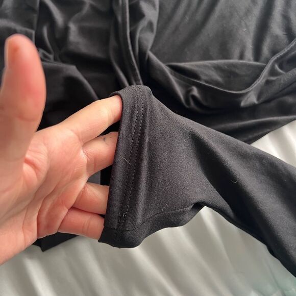 NWT Francesca’s black long sleeve wrap v neck top Size XXS - Picture 5 of 10